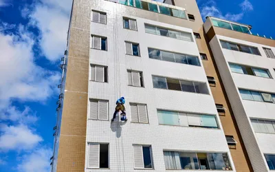 Reforma de Fachada no Cond. Ed. Malibu, Região Metropolitana, Belo Horizonte — Conexo Engenharia